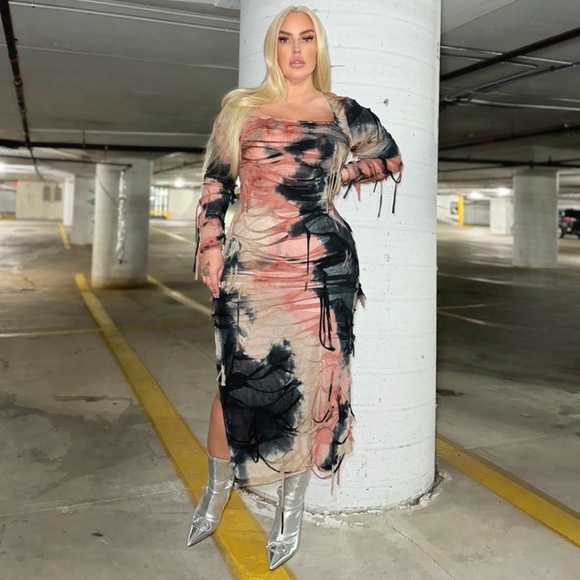 3/25$ long sleeve dress SHEIN size XL / maxi dress / cutout dresses - Picture 1 of 9